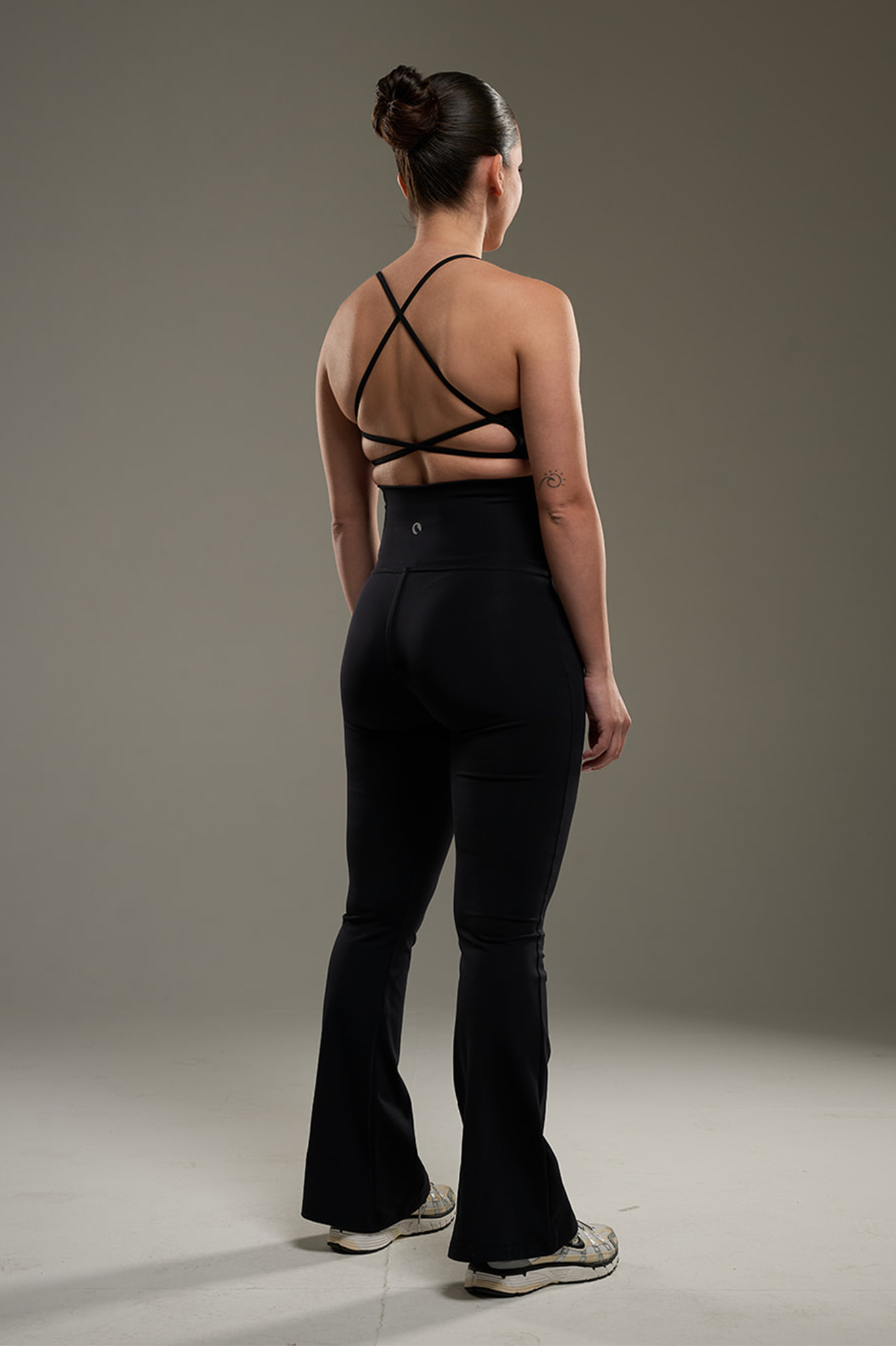 YALUUP.PRO Flared Maternity Leggings – BLACK