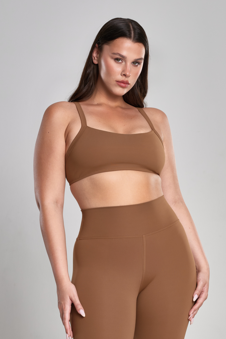 Top Sa Otvorenim Leđima YALUUP.PRO