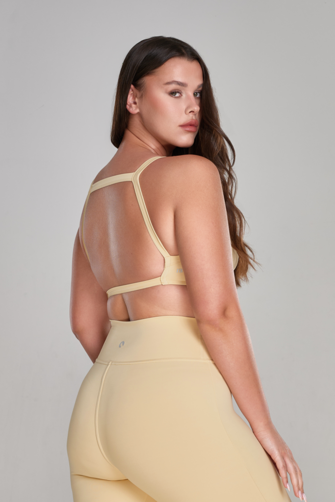 Top Sa Otvorenim Leđima YALUUP.PRO