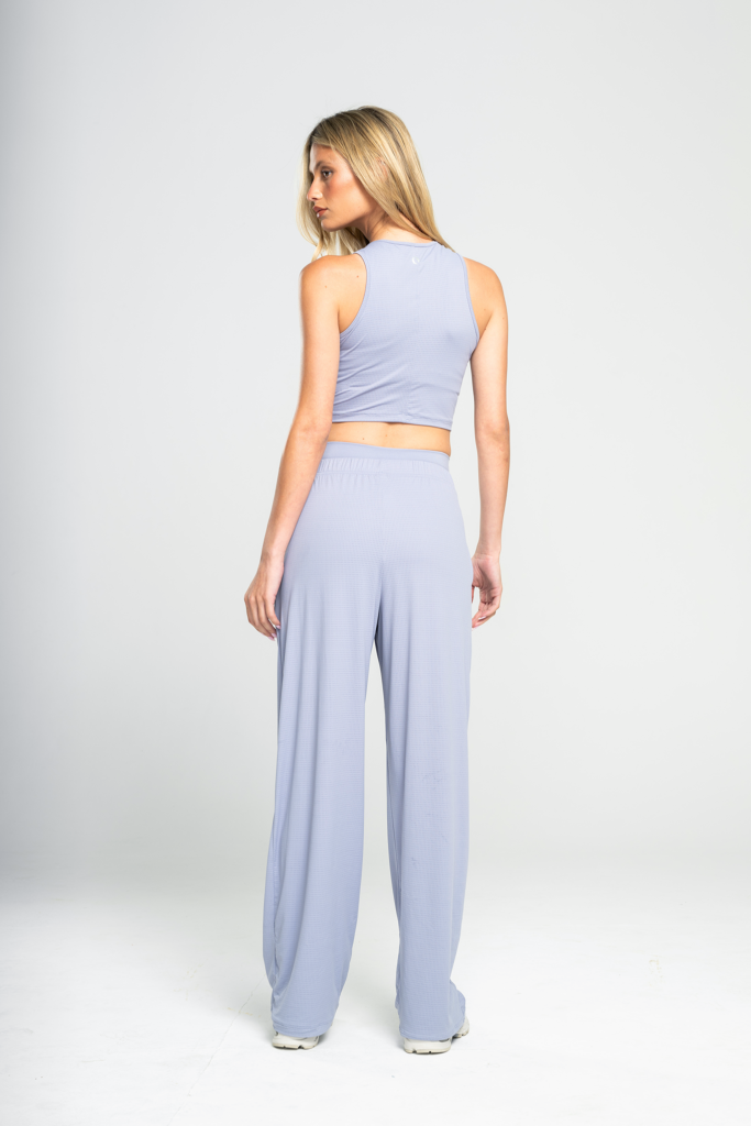 YALU pantalone ravnog kroja.